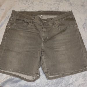 LEVI’s shorts